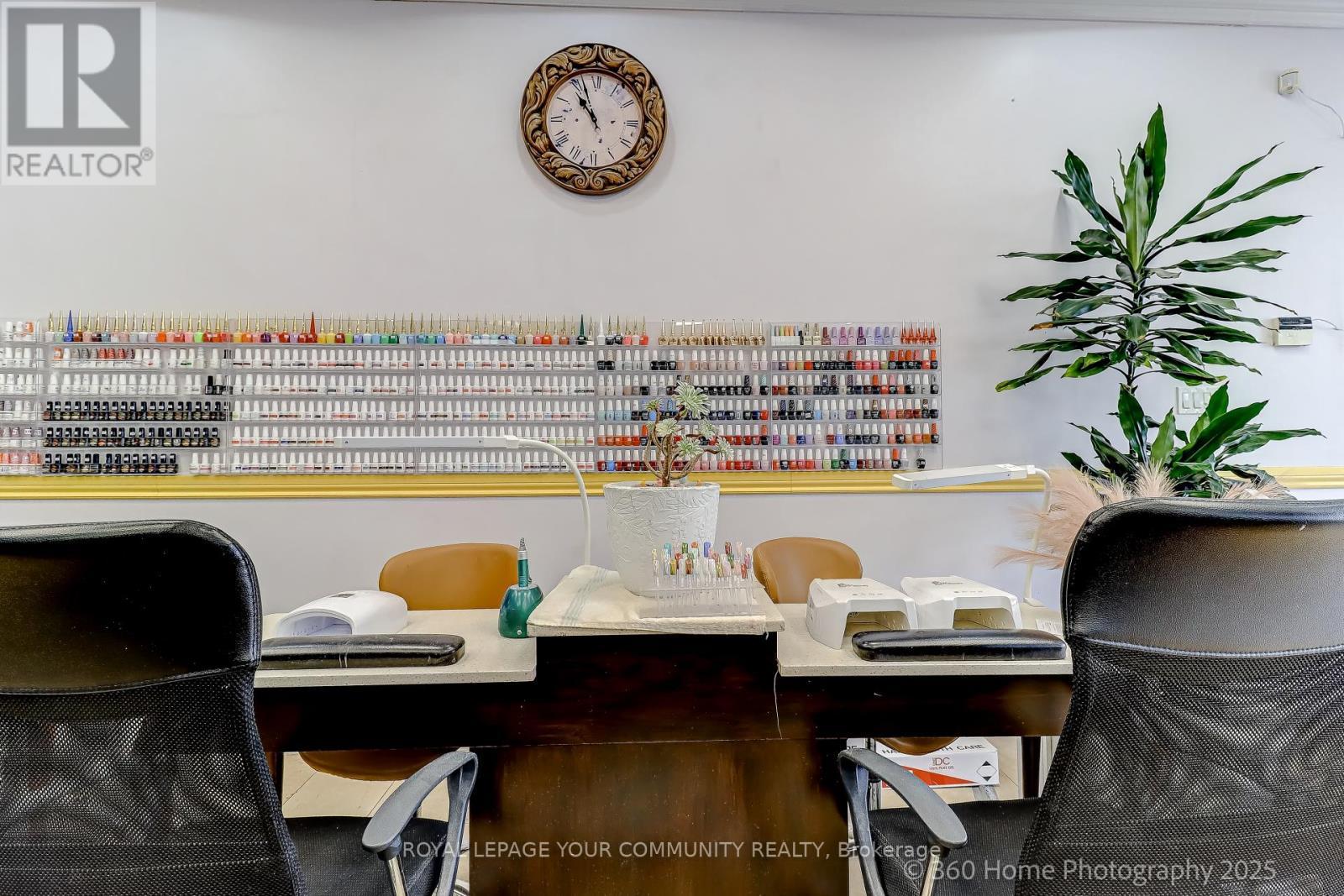 8 - 3175 Rutherford Road, Vaughan, ON