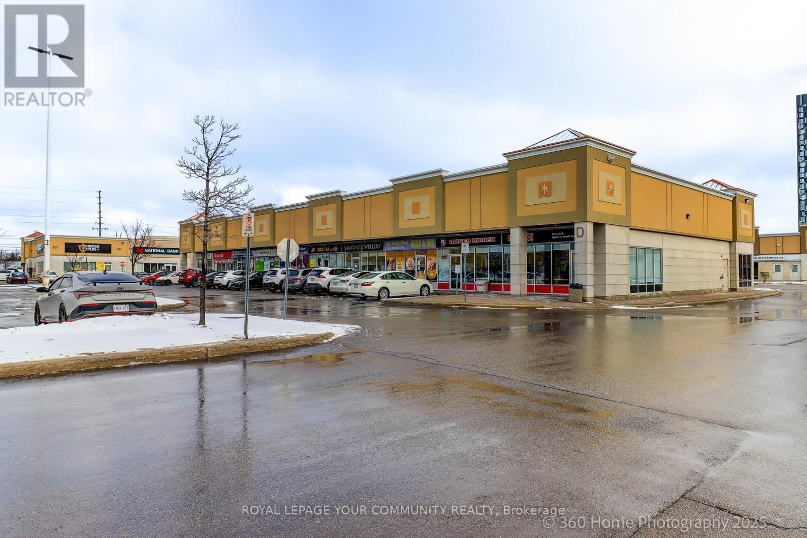 8 - 3175 Rutherford Road, Vaughan, ON