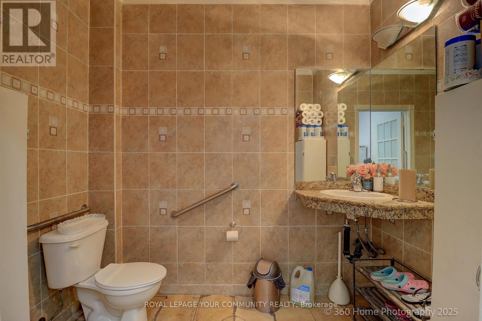 8 - 3175 Rutherford Road, Vaughan, ON