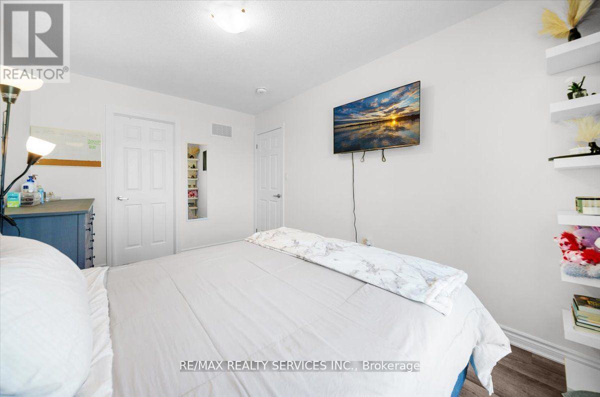 622 - 1034 Reflection Place, Pickering, ON - Indoor Photo Showing Bedroom