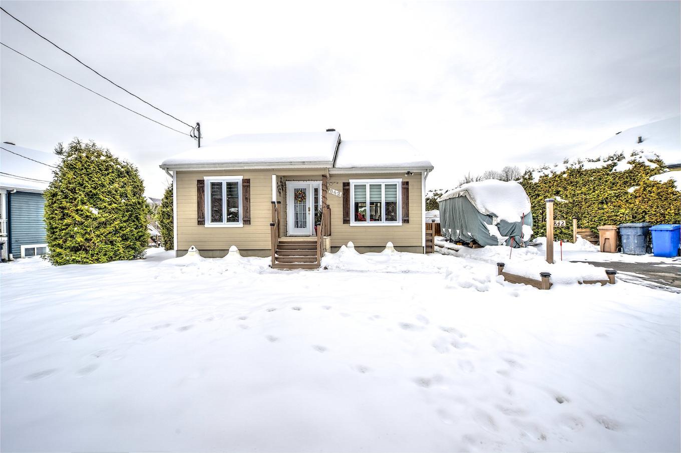 Frontage - 842 Boul. Des Monts, Sainte-Adèle, QC - Outdoor