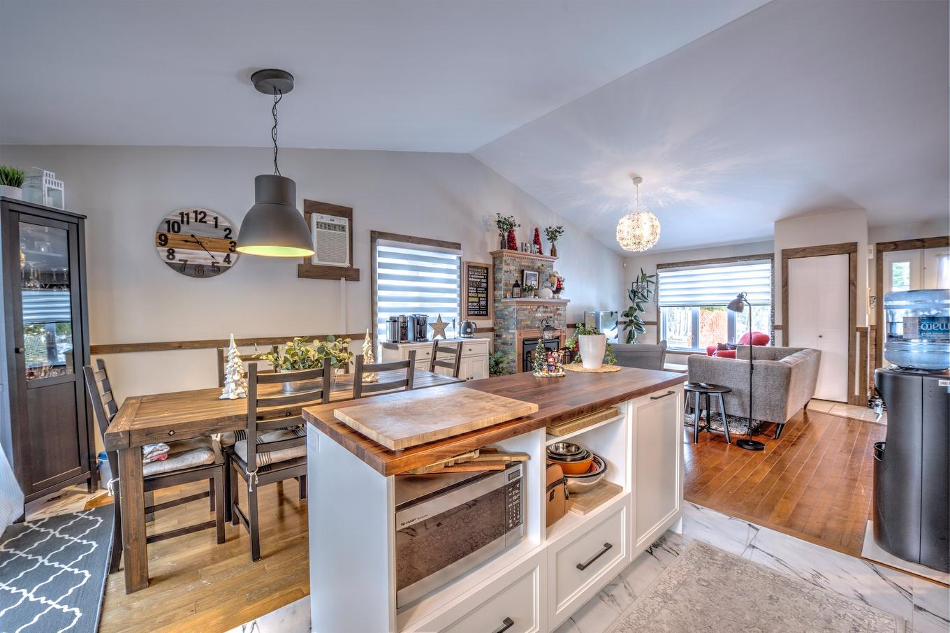 Overall view - 842 Boul. Des Monts, Sainte-Adèle, QC - Indoor