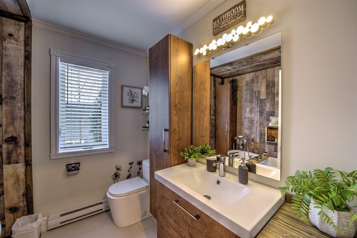 Bathroom - 842 Boul. Des Monts, Sainte-Adèle, QC - Indoor Photo Showing Bathroom
