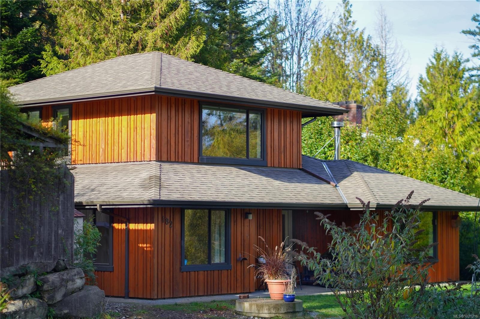 182 Grantville St, Salt Spring, BC