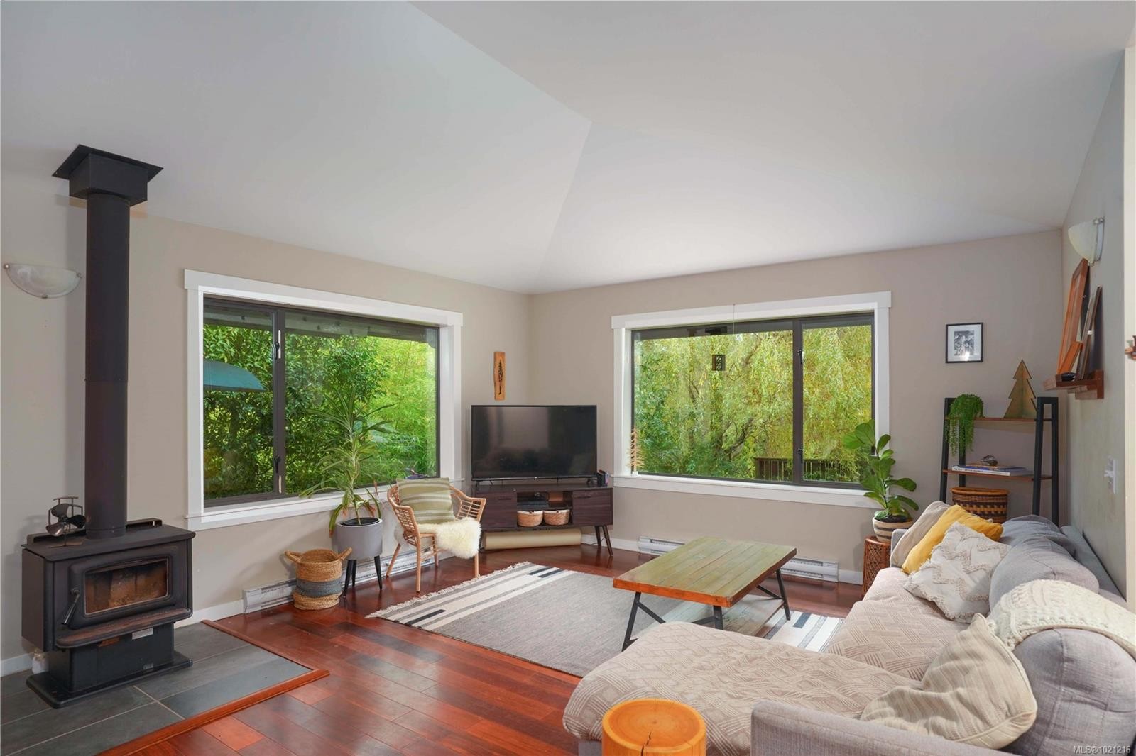 182 Grantville St, Salt Spring, BC