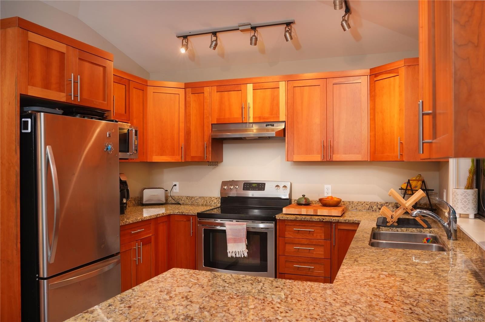 182 Grantville St, Salt Spring, BC