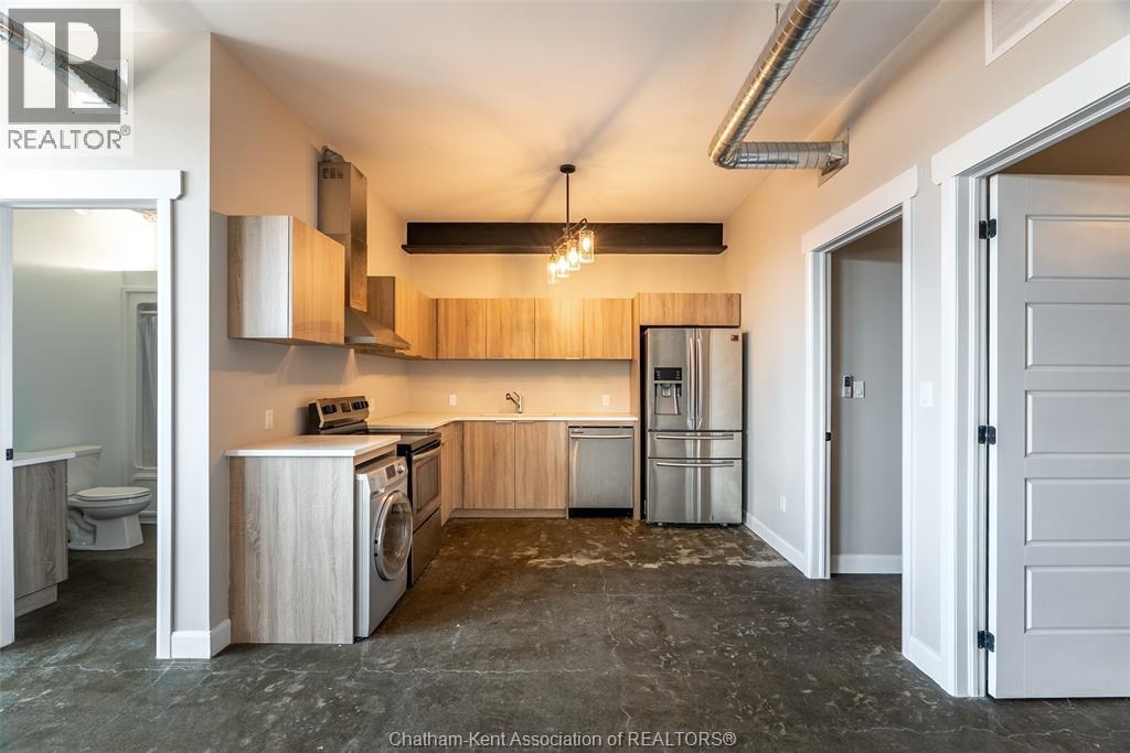 140 King Street West Unit# 203, Chatham, ON - Indoor Photo Showing Kitchen