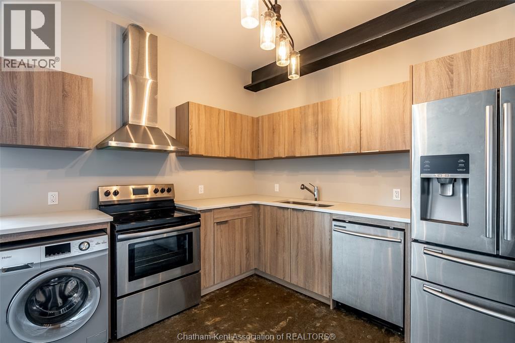 140 King Street West Unit# 203, Chatham, ON - Indoor Photo Showing Kitchen With Double Sink