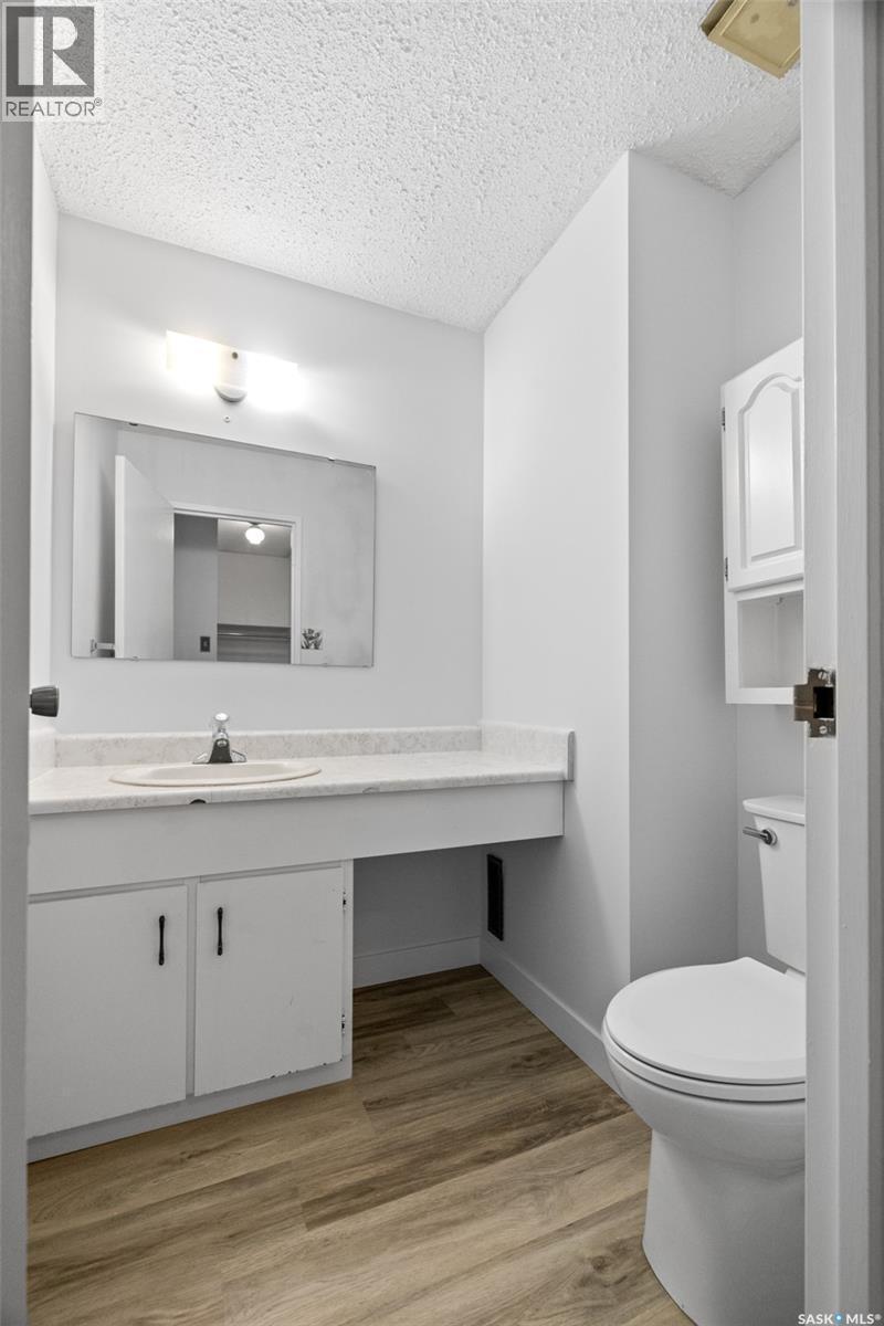 3927 Gordon Road, Regina, SK - Indoor Photo Showing Bathroom