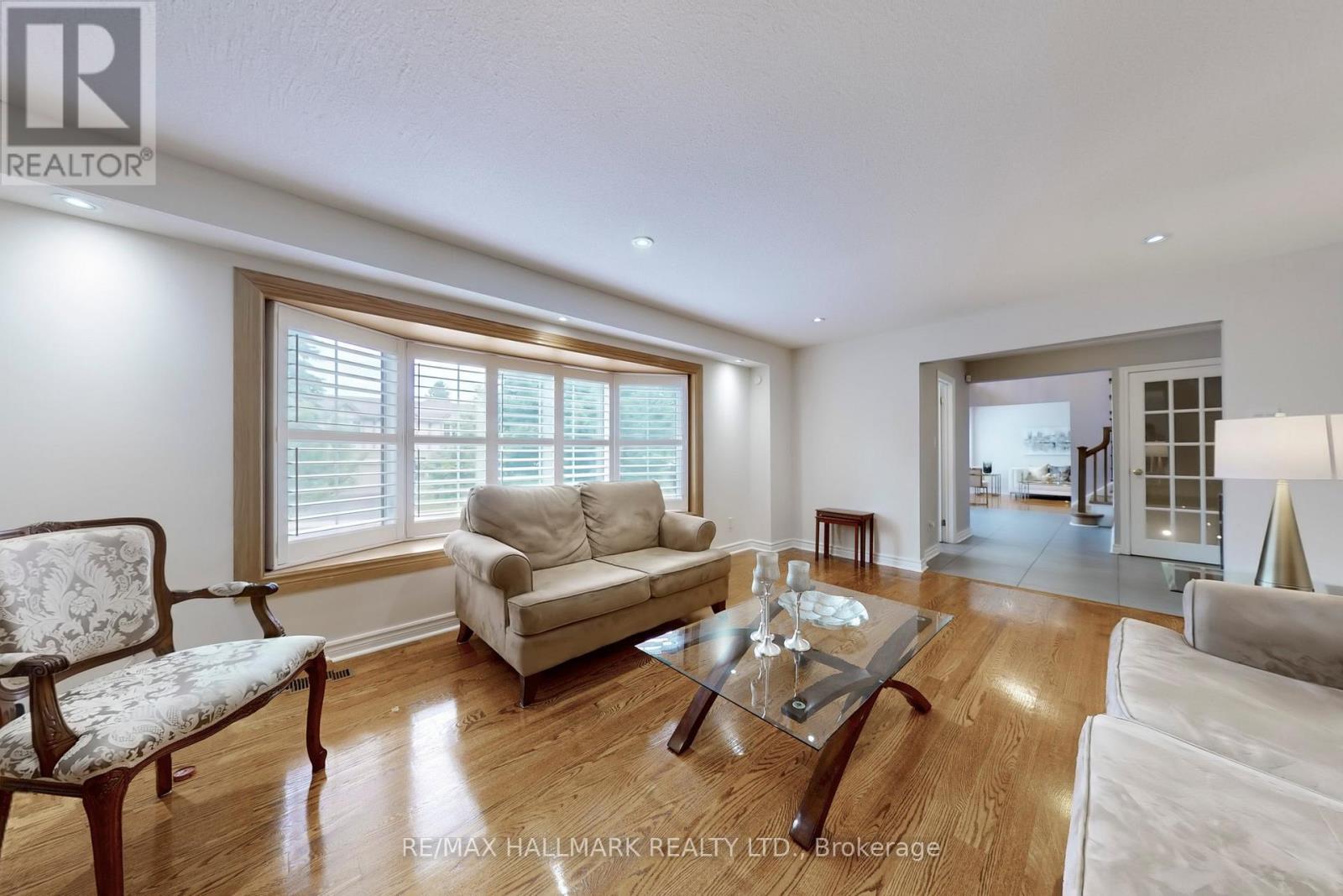 2 Butterfield Drive, Toronto, ON - Indoor Photo Showing Living Room