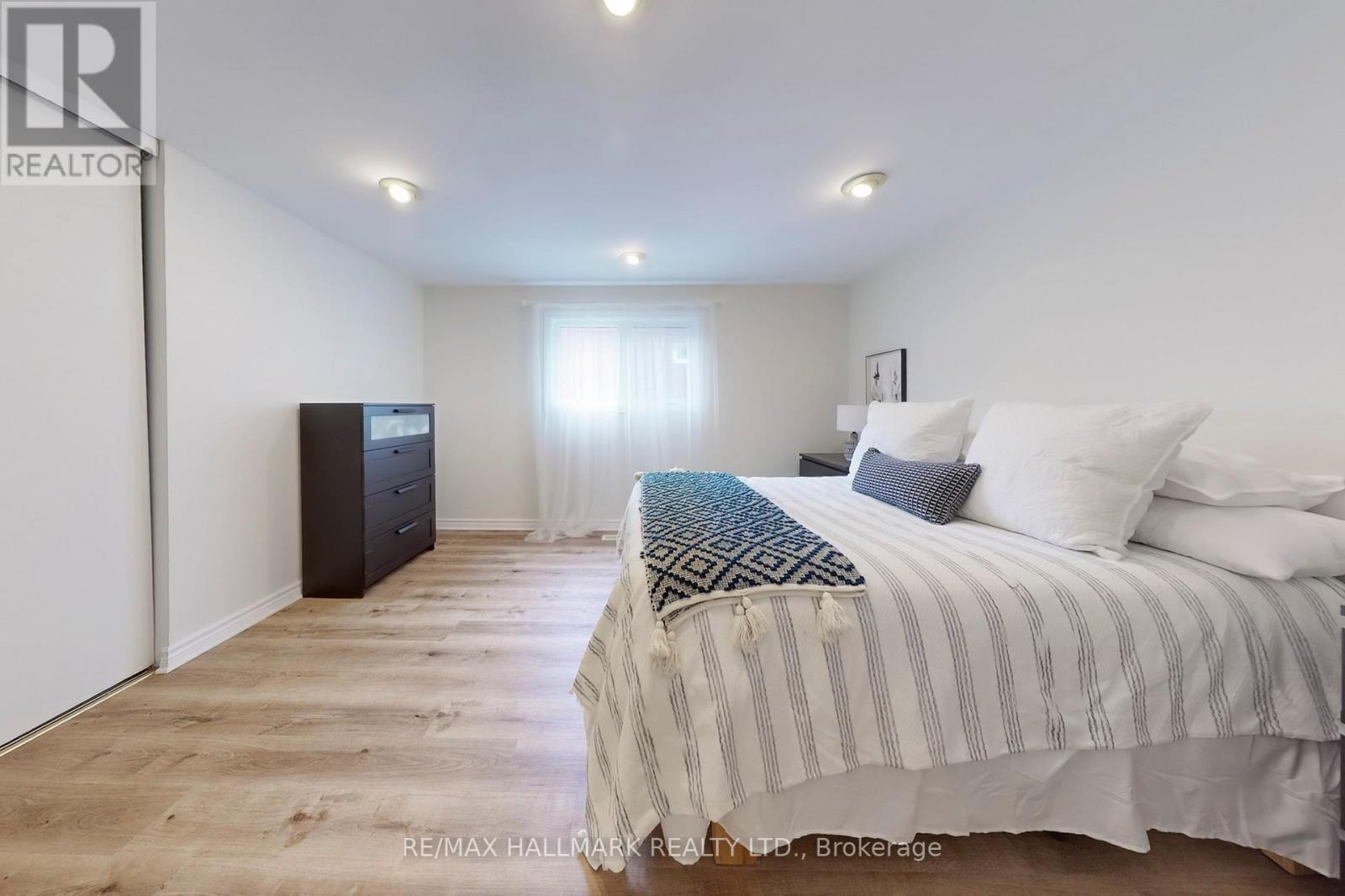 2 Butterfield Drive, Toronto, ON - Indoor Photo Showing Bedroom
