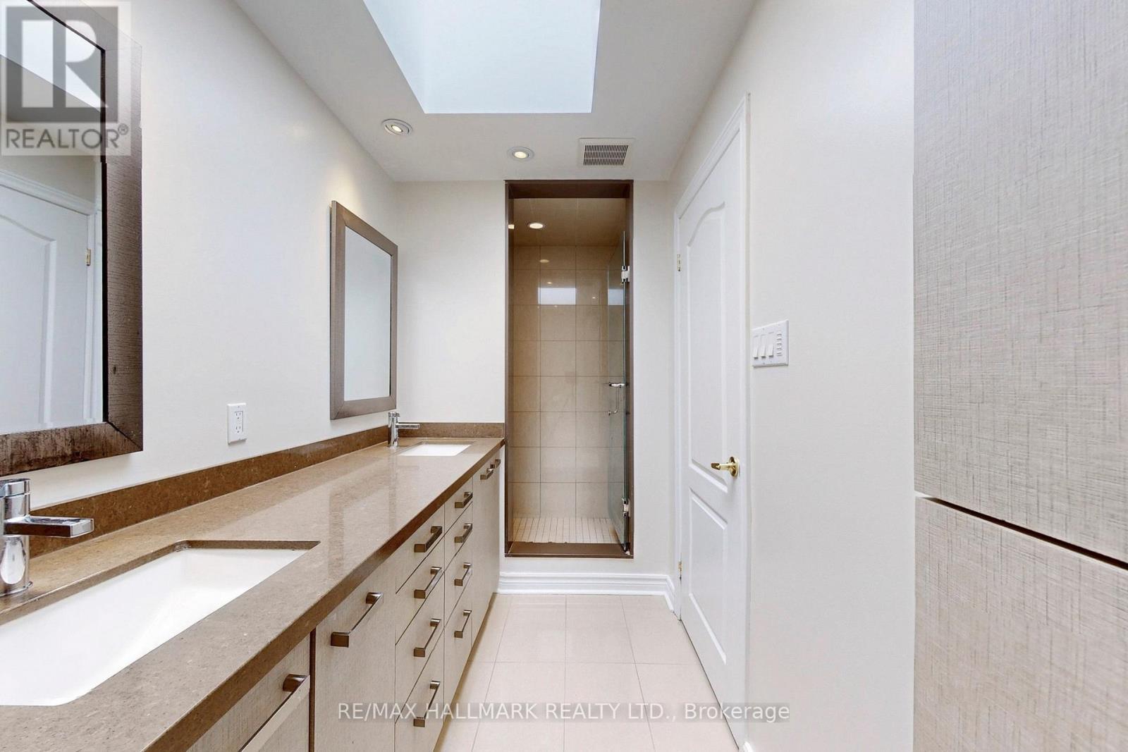 2 Butterfield Drive, Toronto, ON - Indoor Photo Showing Bathroom