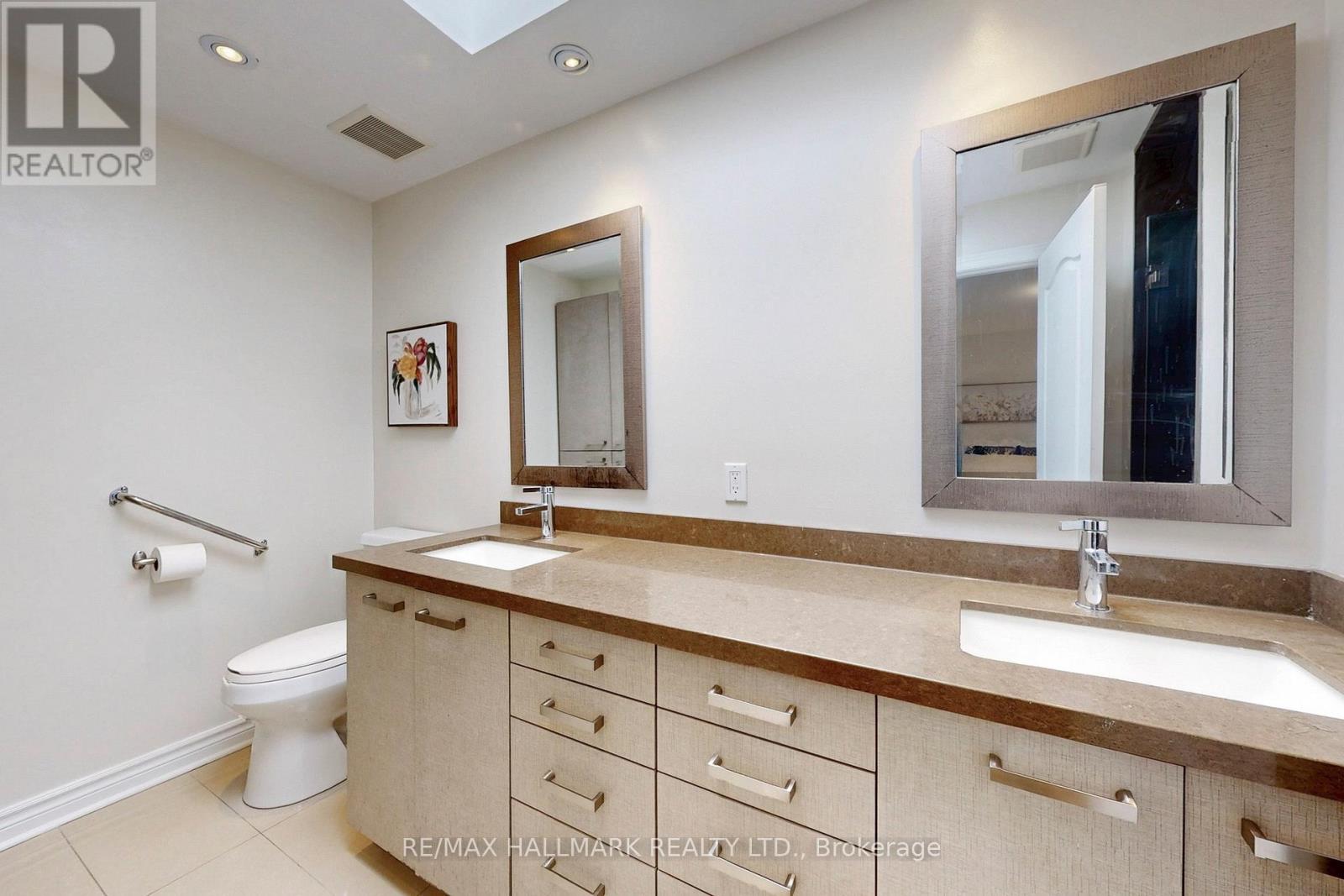 2 Butterfield Drive, Toronto, ON - Indoor Photo Showing Bathroom