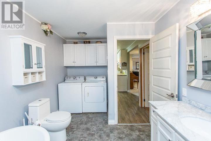 15669 Highway 17 E, Thessalon, ON - Indoor Photo Showing Laundry Room
