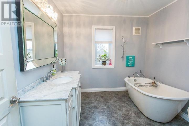 15669 Highway 17 E, Thessalon, ON - Indoor Photo Showing Bathroom