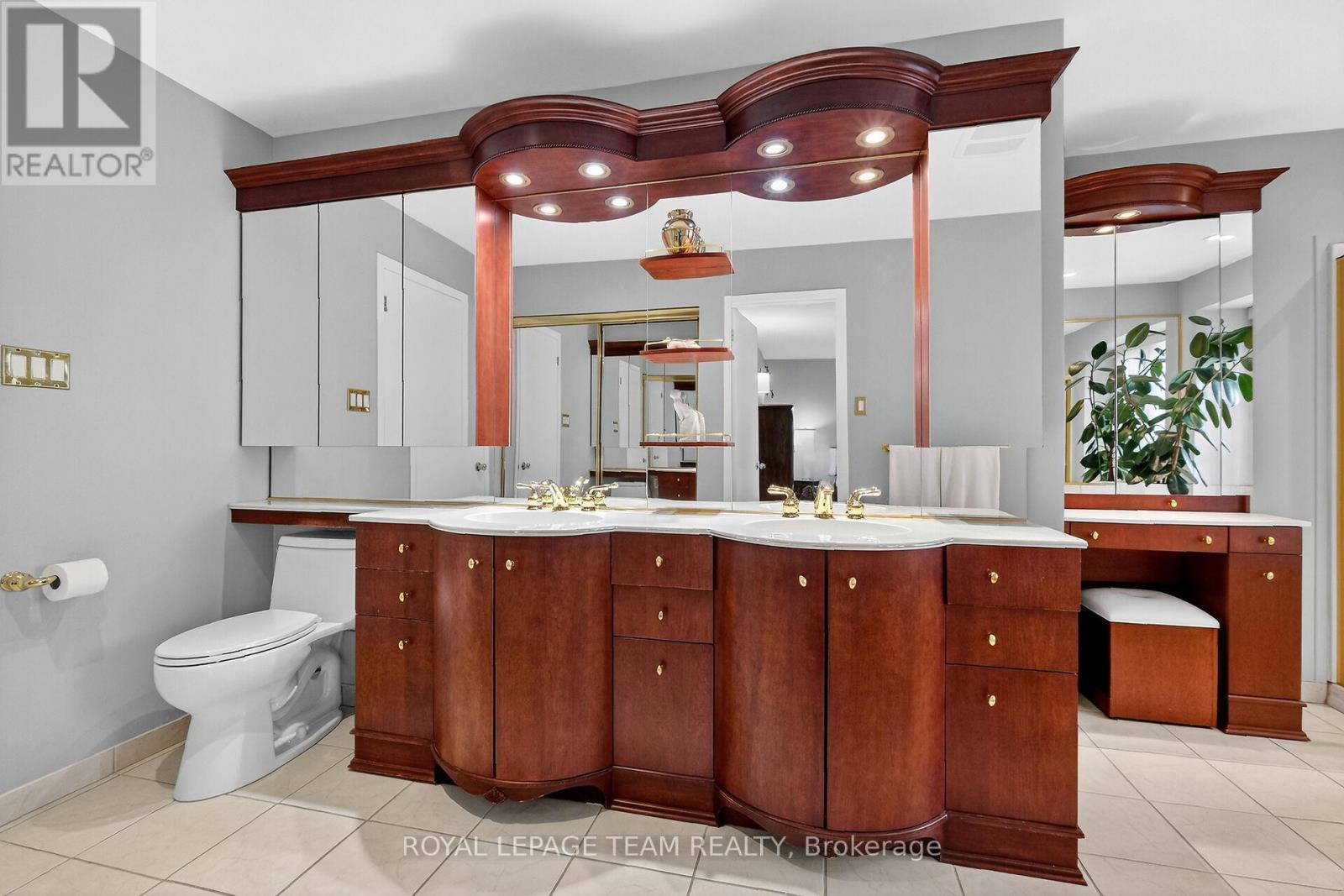 1768 Featherston Drive, Ottawa, ON - Indoor Photo Showing Bathroom