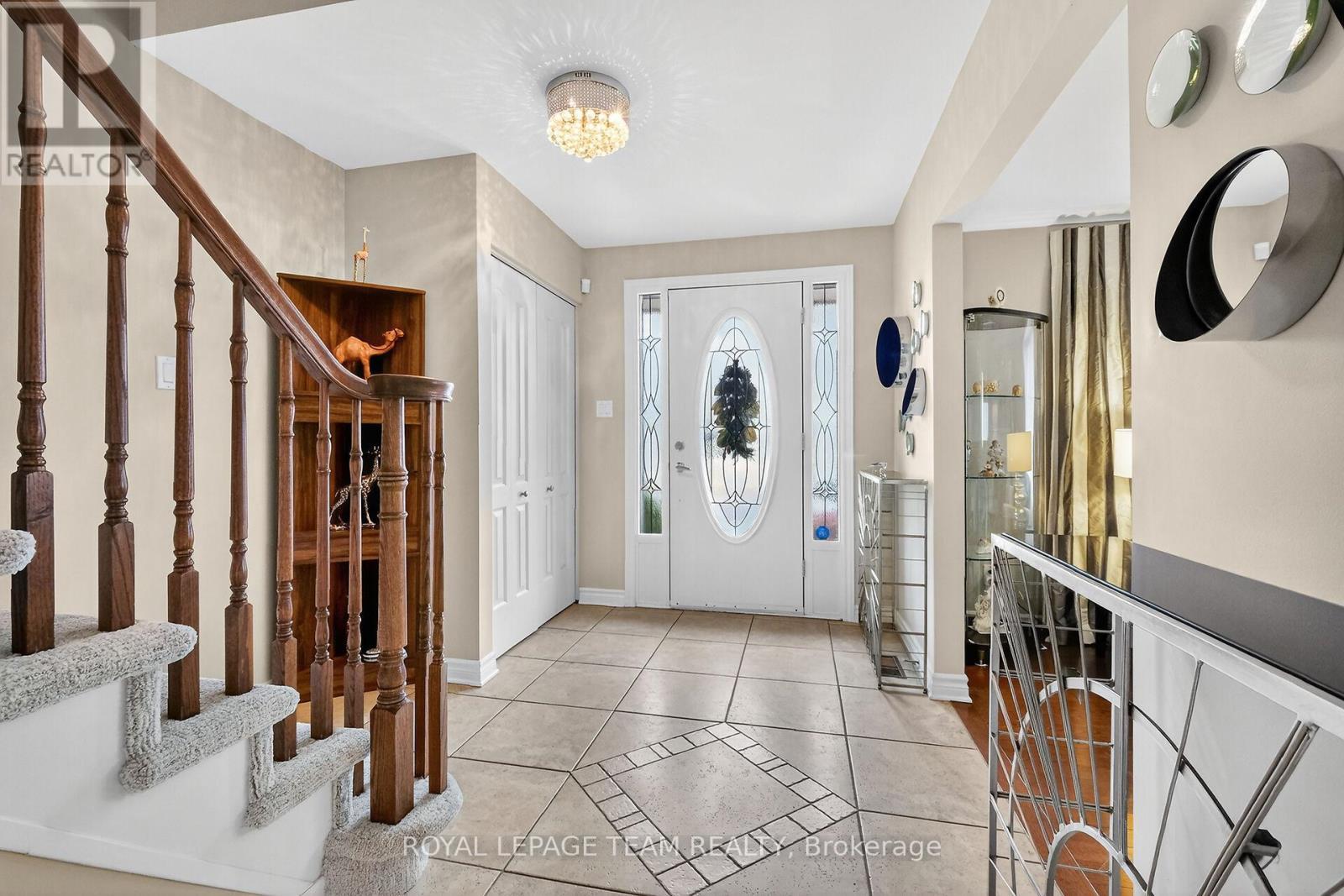 1768 Featherston Drive, Ottawa, ON - Indoor Photo Showing Other Room