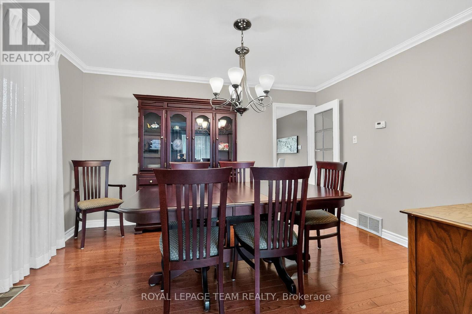 1768 Featherston Drive, Ottawa, ON - Indoor Photo Showing Dining Room