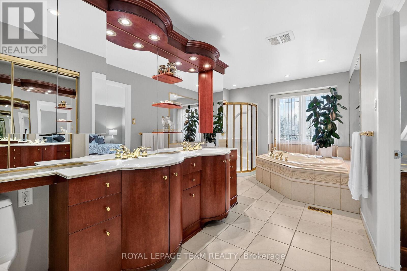 1768 Featherston Drive, Ottawa, ON - Indoor Photo Showing Bathroom