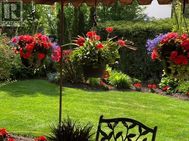 1768 Featherston Drive, Ottawa, ON - Outdoor