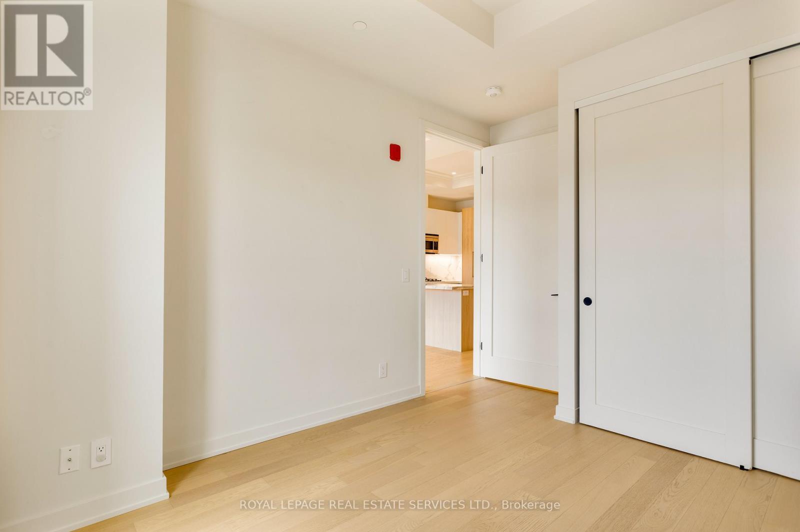 307 - 123 Maurice Drive, Oakville, ON - Indoor Photo Showing Other Room