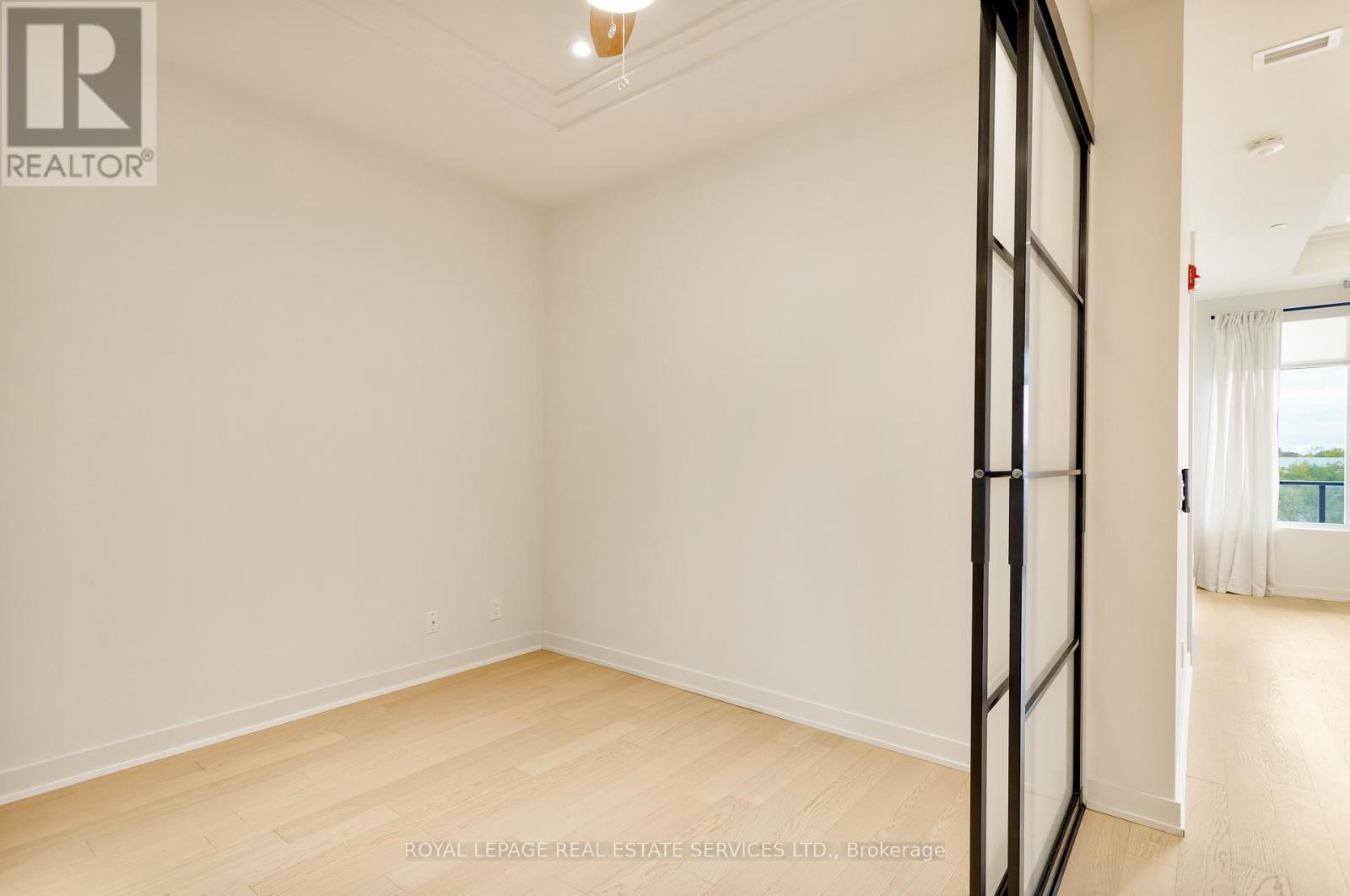 307 - 123 Maurice Drive, Oakville, ON - Indoor Photo Showing Other Room