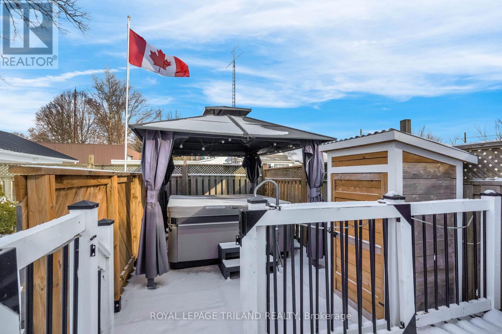 217 Shackleton Line, Dutton/Dunwich (Dutton), ON - Outdoor With Deck Patio Veranda