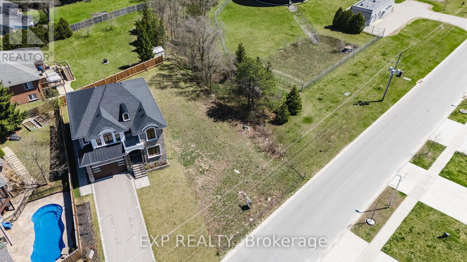 187 Queen Street, Middlesex Centre (Komoka), ON