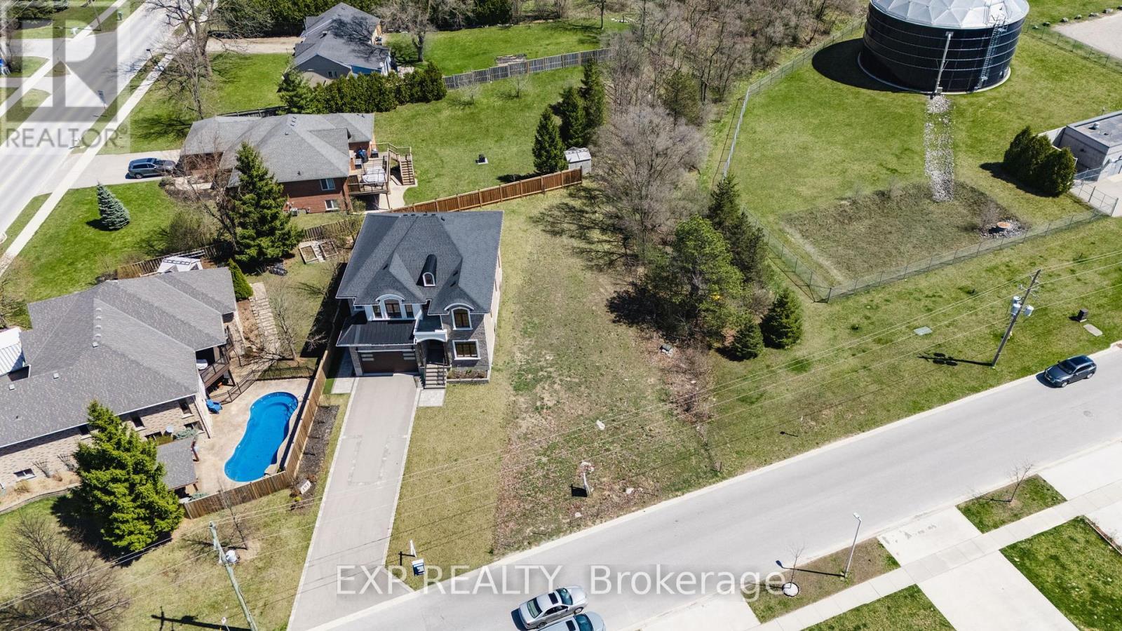 187 Queen Street, Middlesex Centre (Komoka), ON