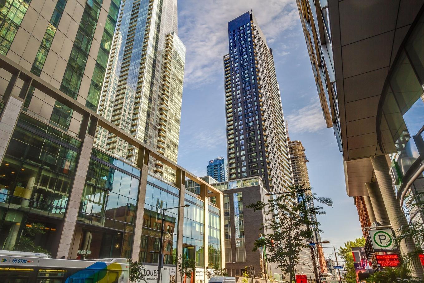 Street - 3007-1188 Rue St-Antoine O., Montréal (Ville-Marie), QC - Outdoor With Facade