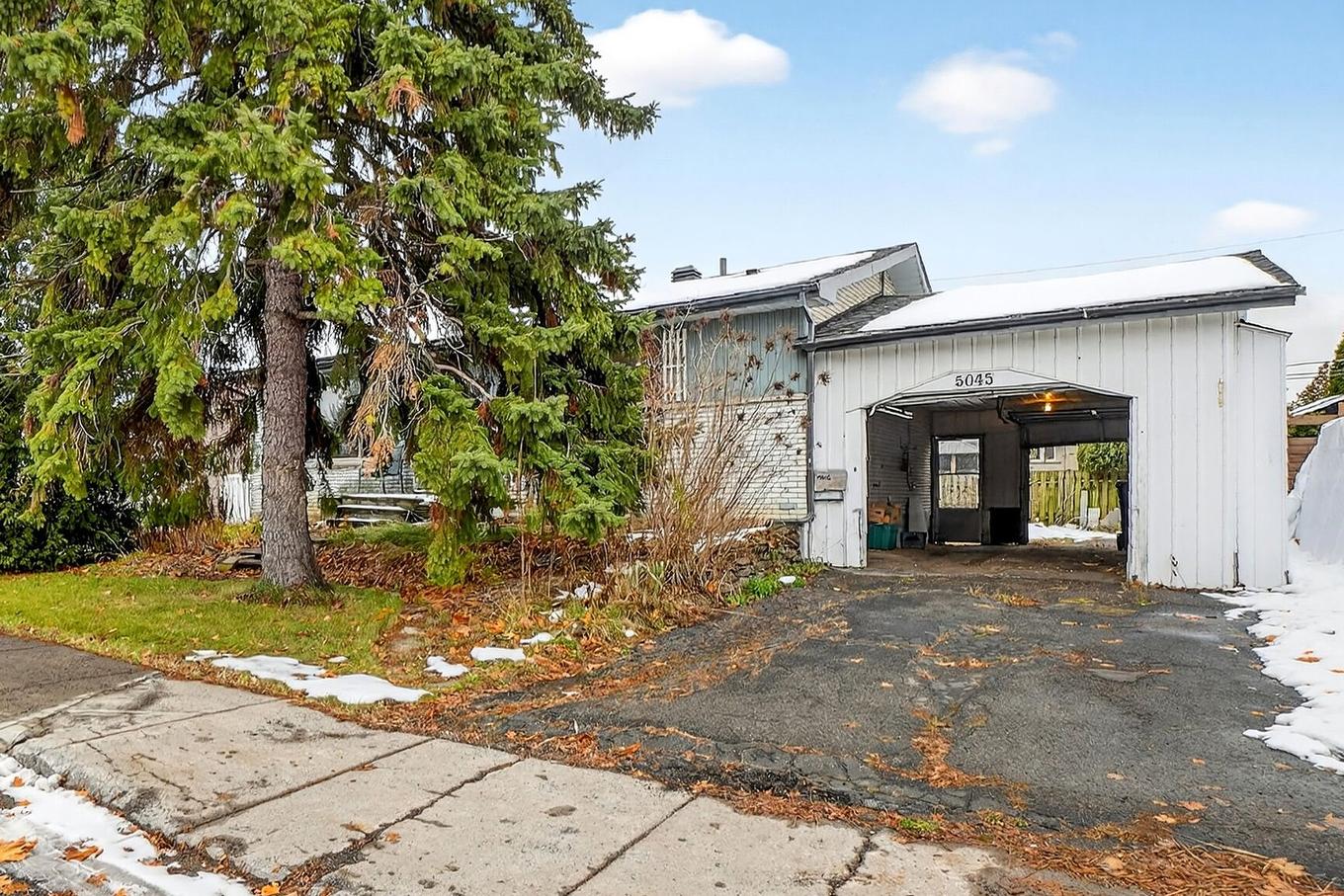 Frontage - 5045 Rue Michel, Longueuil (Saint-Hubert), QC - Outdoor