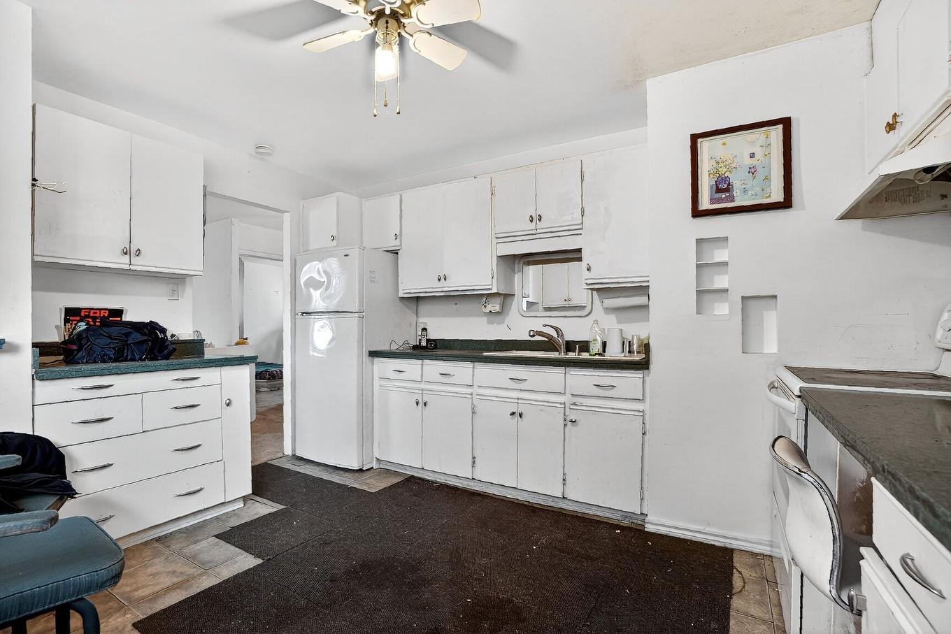 Overall view - 5045 Rue Michel, Longueuil (Saint-Hubert), QC - Indoor Photo Showing Kitchen