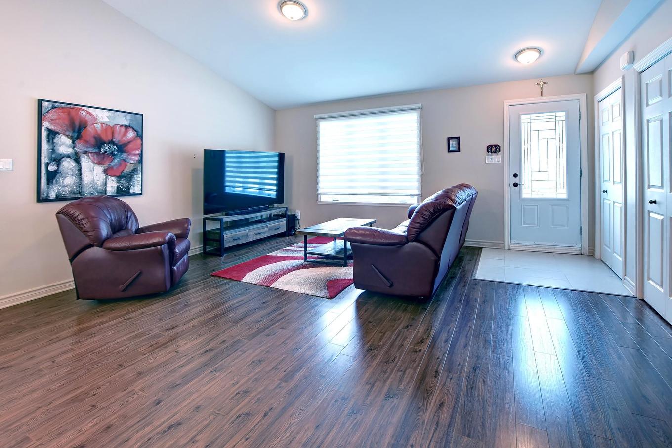 Living room - 3905 Ch. Vincent-Massey, Rawdon, QC - Indoor Photo Showing Living Room