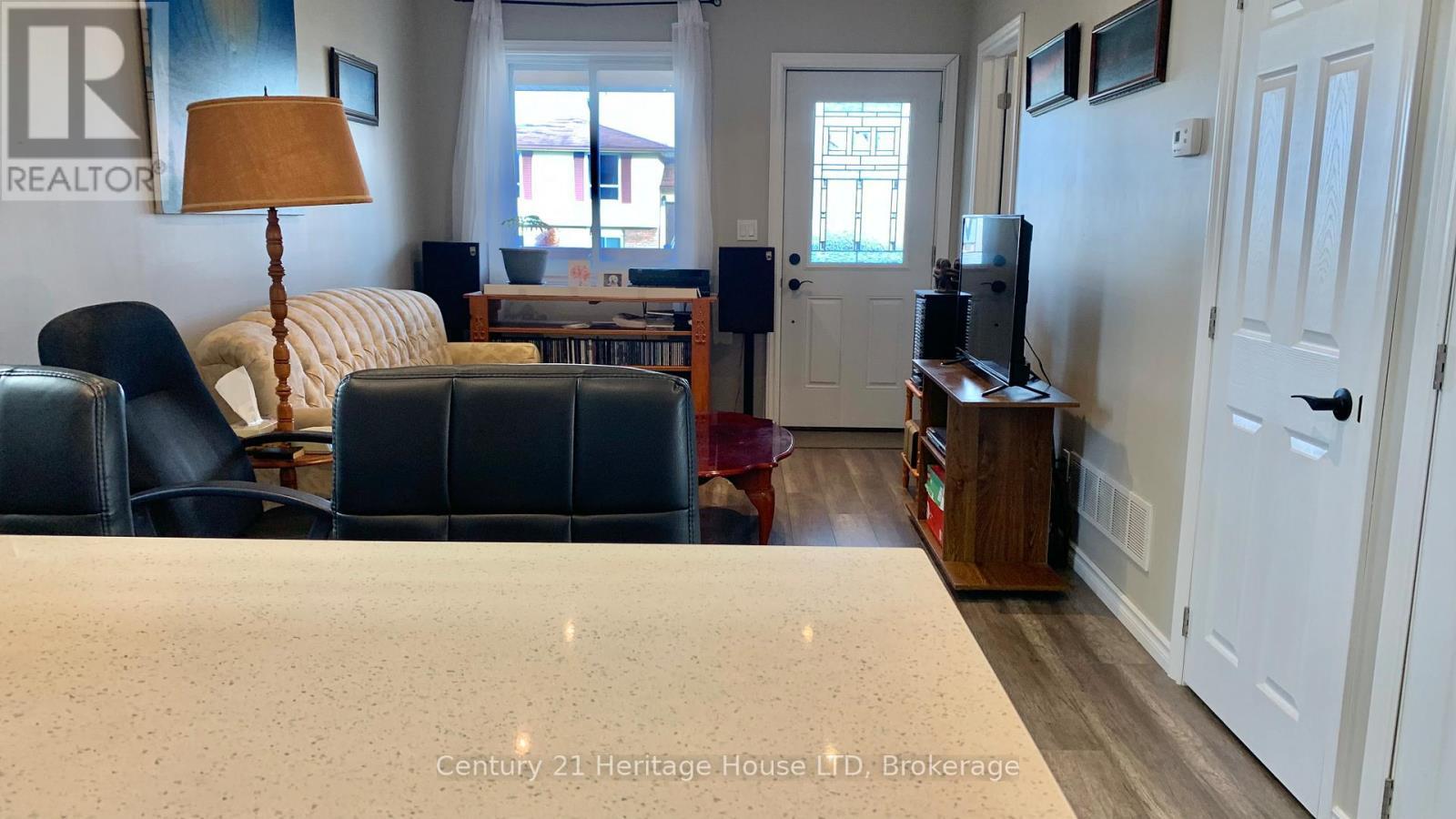 13 Knoll Street, Port Colborne (Main Street), ON - Indoor