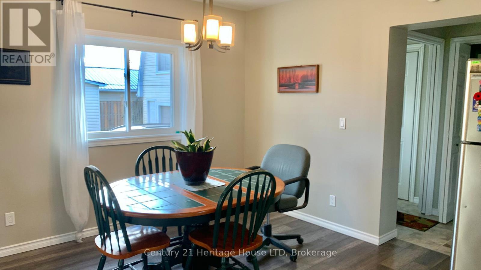 13 Knoll Street, Port Colborne (Main Street), ON - Indoor Photo Showing Dining Room