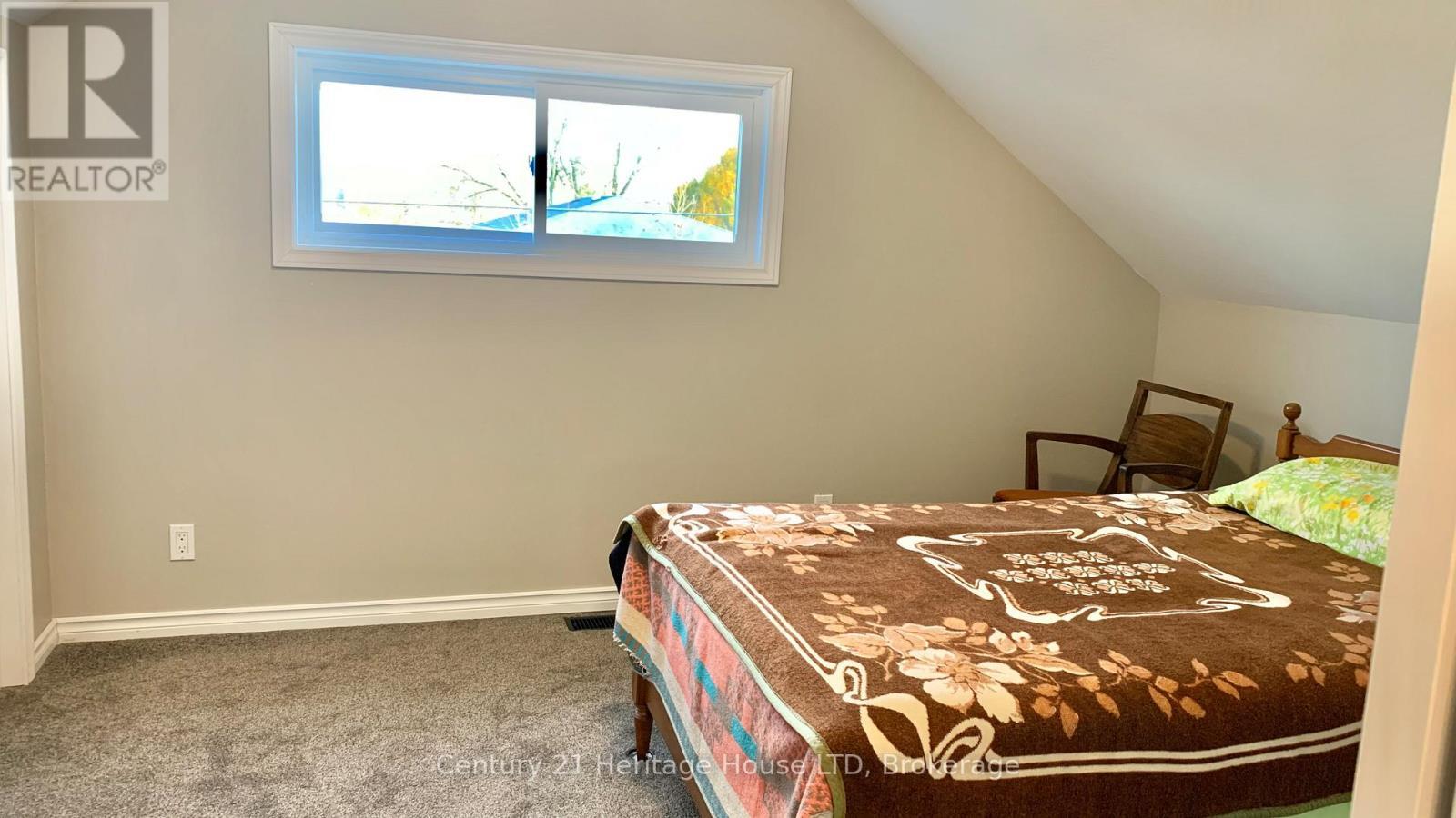 13 Knoll Street, Port Colborne (Main Street), ON - Indoor Photo Showing Bedroom