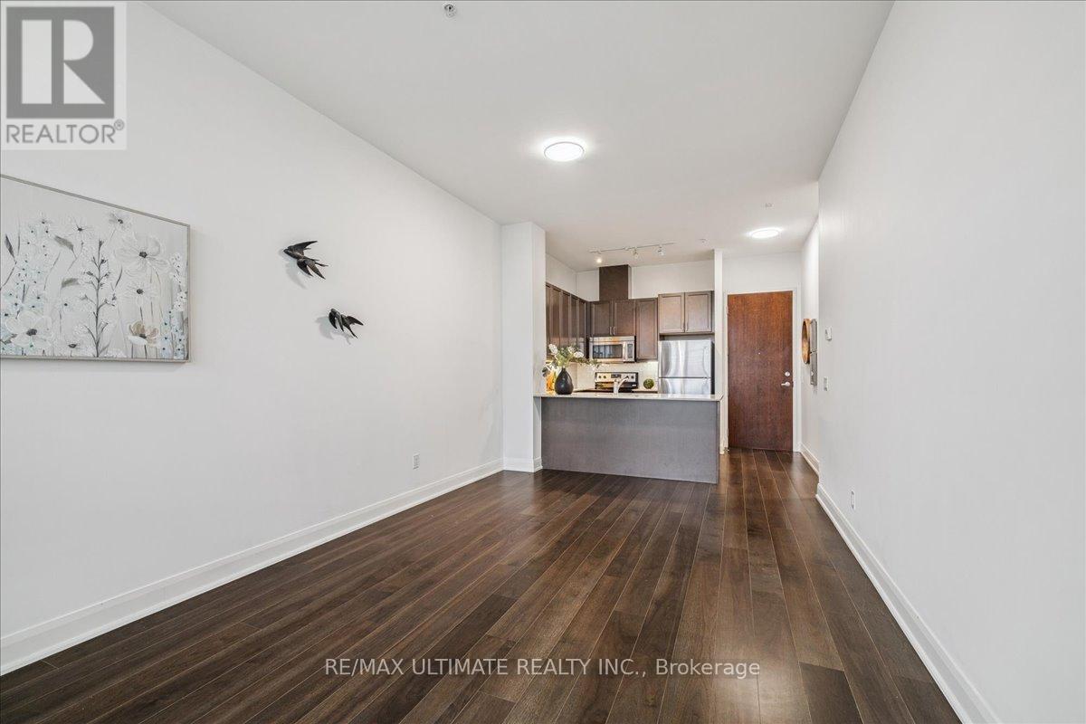 Quartz Countertop - 110 - 2480 Prince Michael Drive, Oakville, ON - Indoor Photo Showing Kitchen With Double Sink