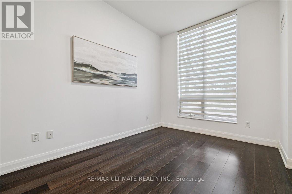 110 - 2480 Prince Michael Drive, Oakville, ON - Indoor