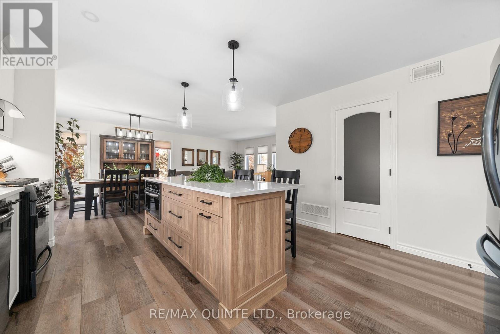 56 Alnet Drive, Belleville (Belleville Ward), ON - Indoor Photo Showing Kitchen