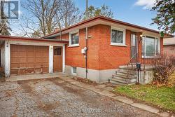 Parking for 3 vehicles -