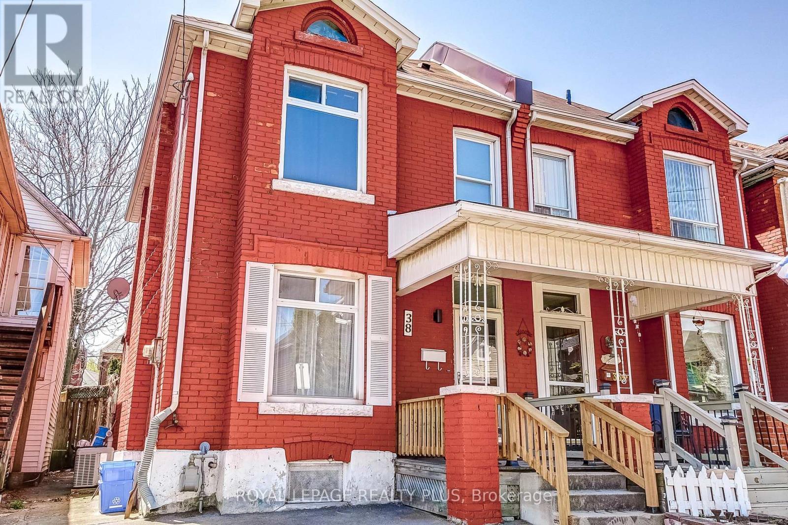 38 Rosemont Avenue, Hamilton, ON - Outdoor With Facade