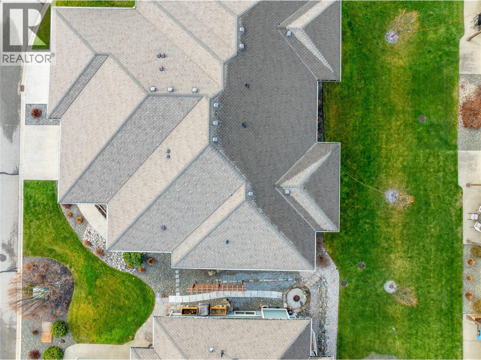 2680 Golf Course Drive Unit# 8, Blind Bay, BC - Outdoor