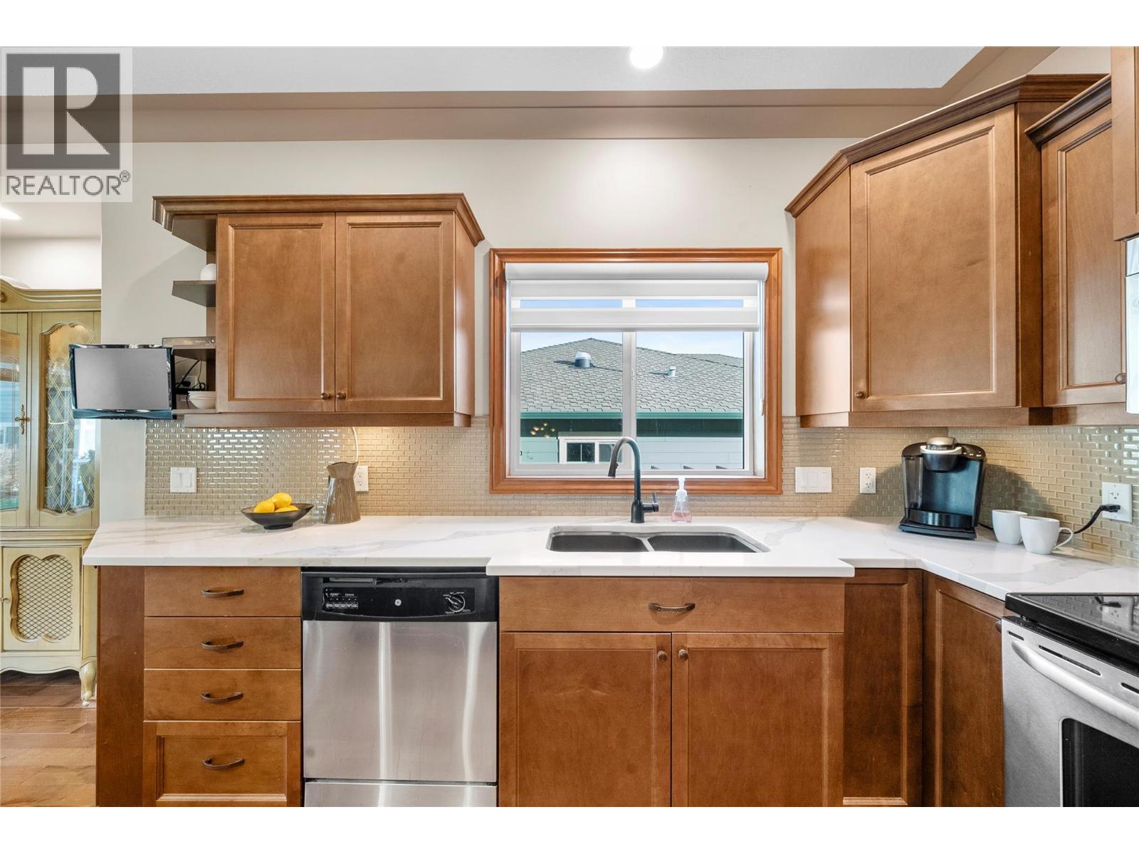 2680 Golf Course Drive Unit# 8, Blind Bay, BC - Indoor Photo Showing Kitchen With Double Sink
