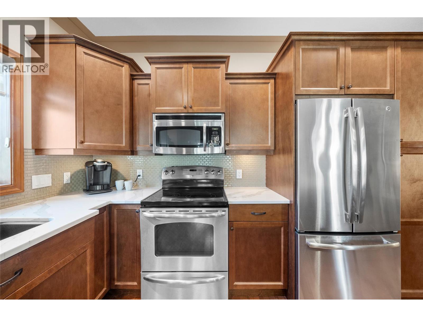 2680 Golf Course Drive Unit# 8, Blind Bay, BC - Indoor Photo Showing Kitchen