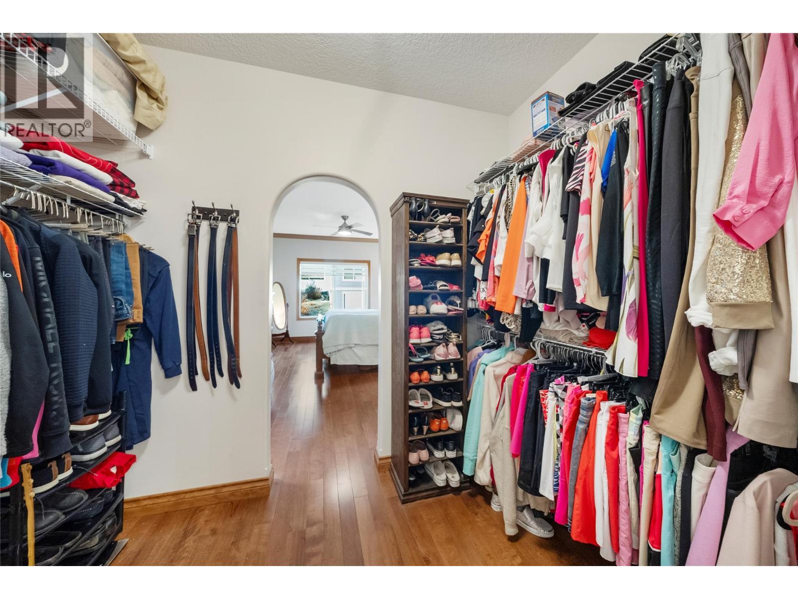 2680 Golf Course Drive Unit# 8, Blind Bay, BC - Indoor With Storage