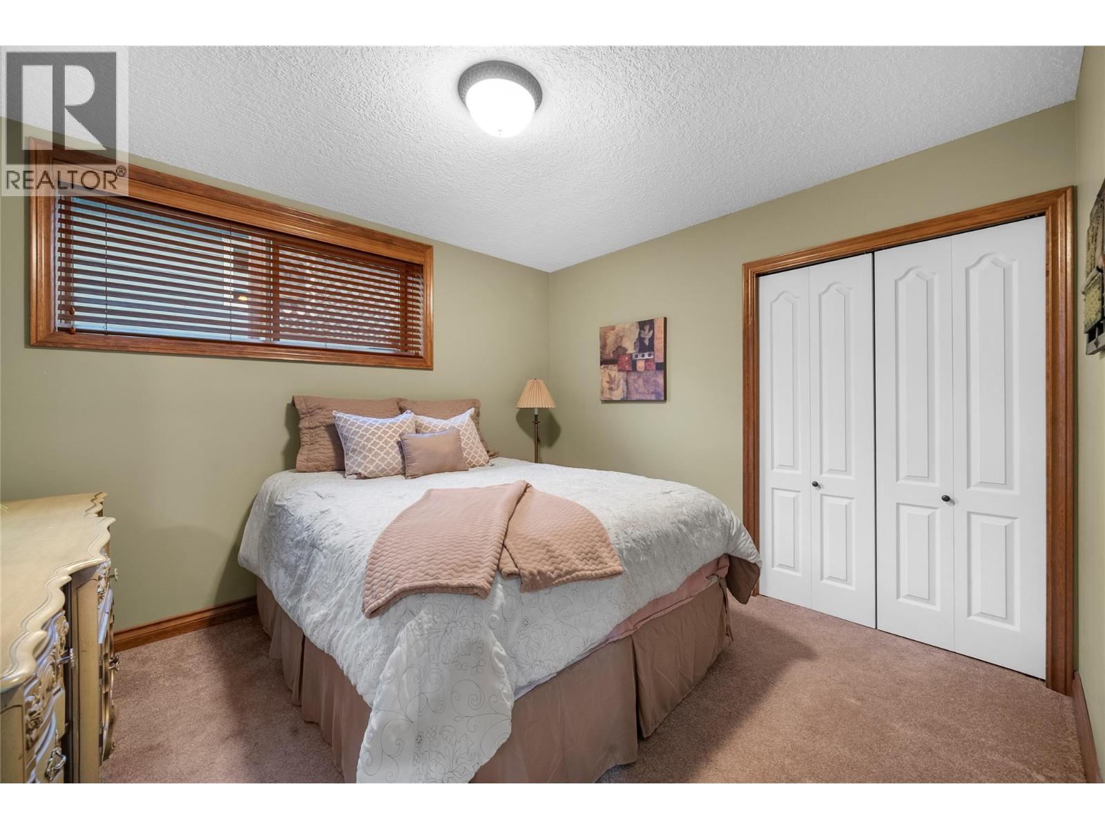 2680 Golf Course Drive Unit# 8, Blind Bay, BC - Indoor Photo Showing Bedroom