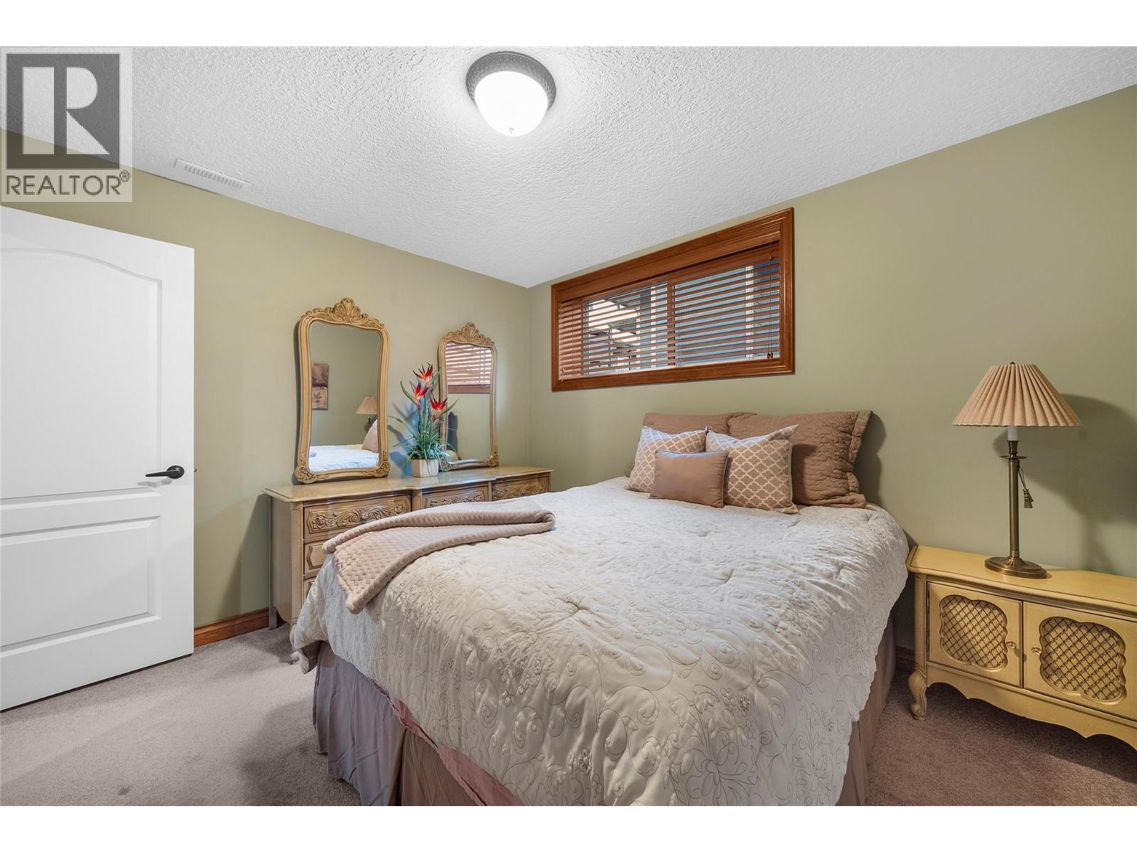 2680 Golf Course Drive Unit# 8, Blind Bay, BC - Indoor Photo Showing Bedroom