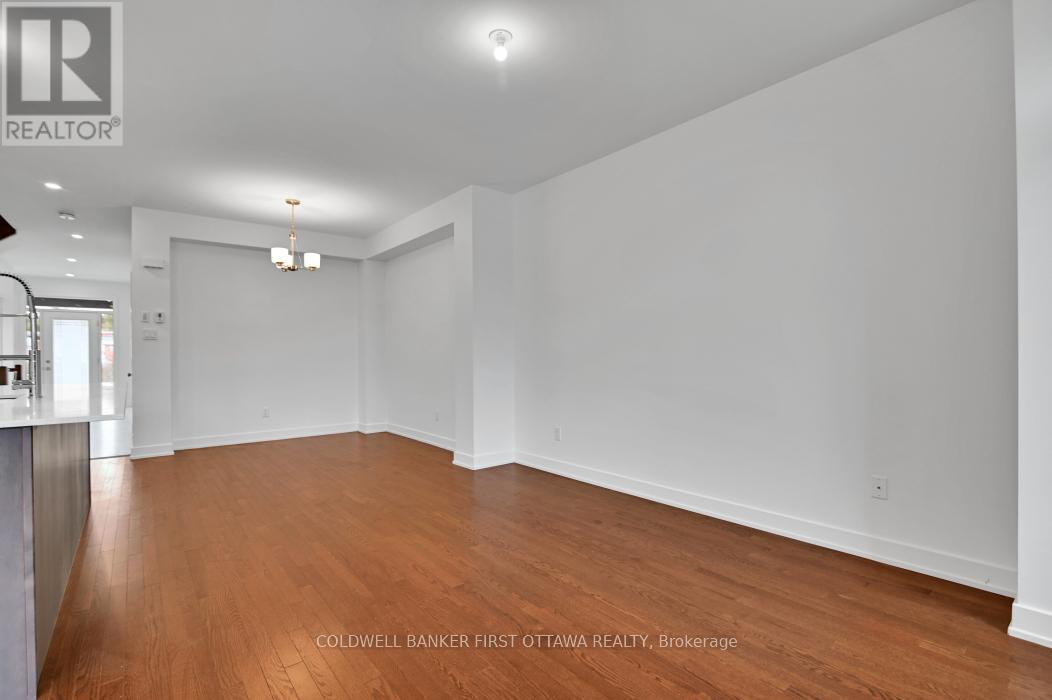 2305 Goldhawk Drive, Ottawa, ON - Indoor Photo Showing Other Room