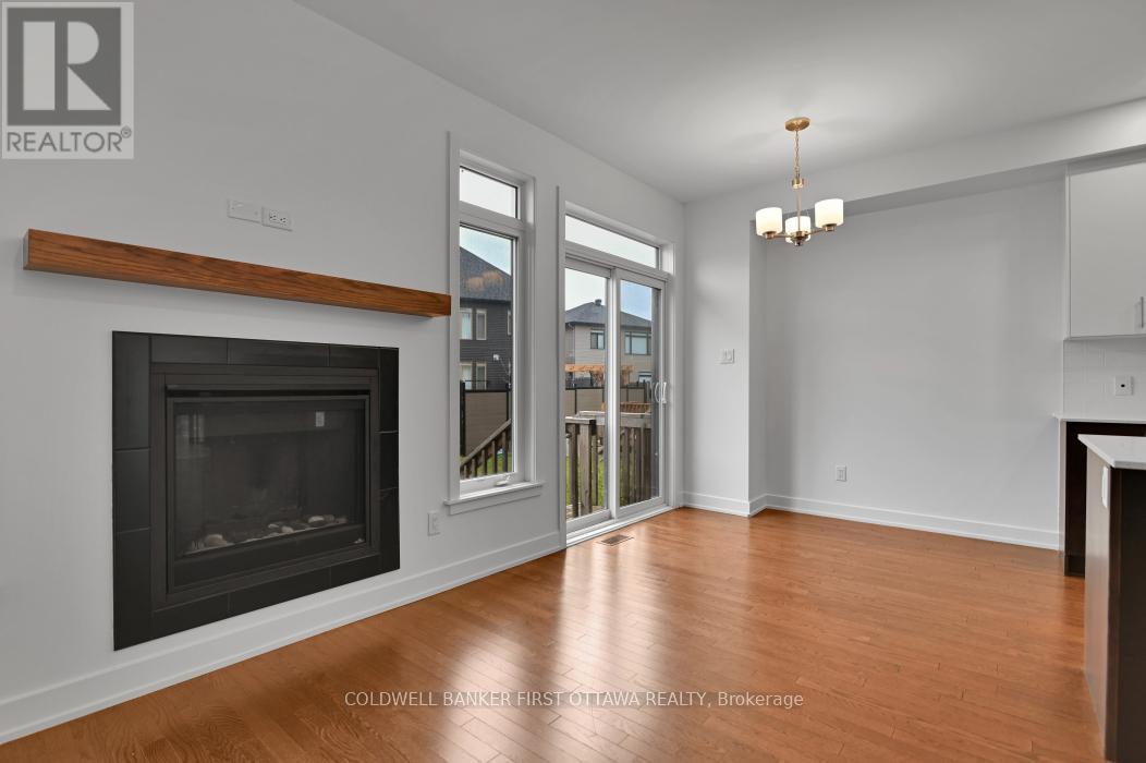 2305 Goldhawk Drive, Ottawa, ON - Indoor Photo Showing Living Room With Fireplace