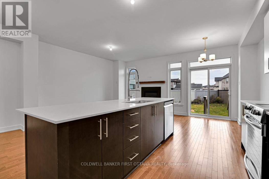 2305 Goldhawk Drive, Ottawa, ON - Indoor Photo Showing Kitchen